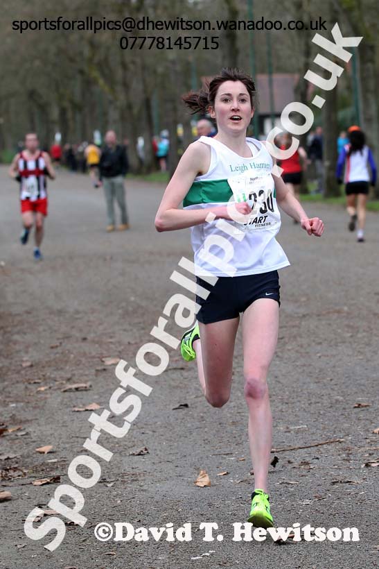 Lauren Howarth brings Leigh home to victory in the senior womens 6 stage relay, 2014 Northern 12 and 6 Stage Relays, Heaton Park, Manchester. Photo: David T. Hewitson/Sports for All Pics